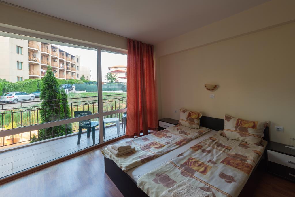 Family Hotel Dayana Beach Синеморець Екстер'єр фото