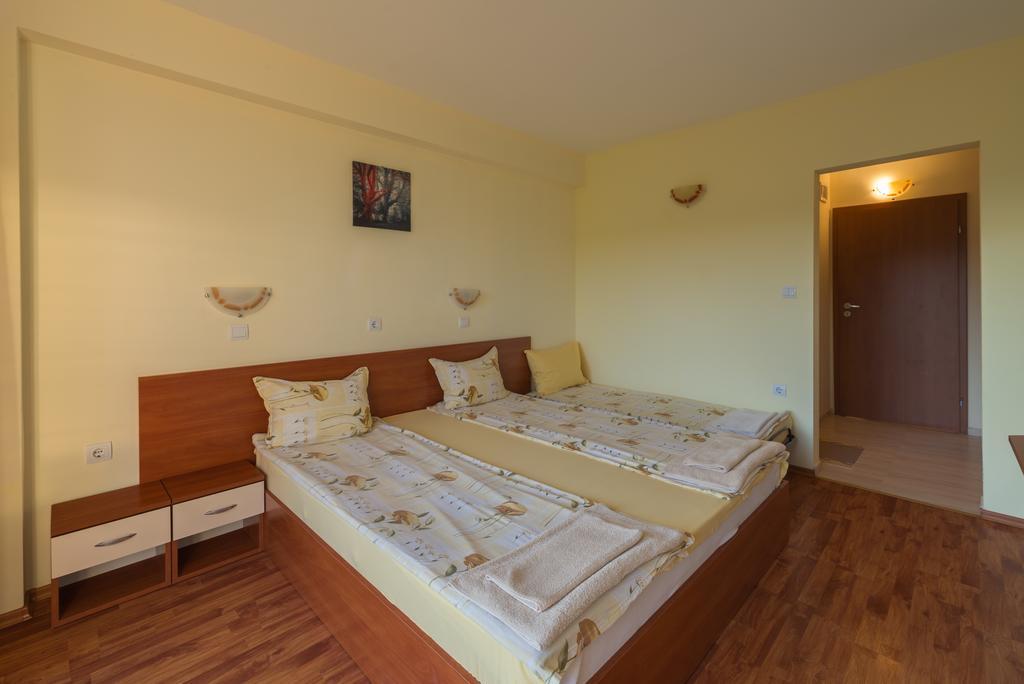 Family Hotel Dayana Beach Синеморець Екстер'єр фото